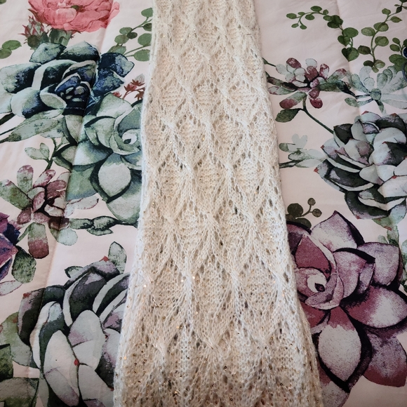 Beautiful Infinity Scarf! - Picture 3 of 4